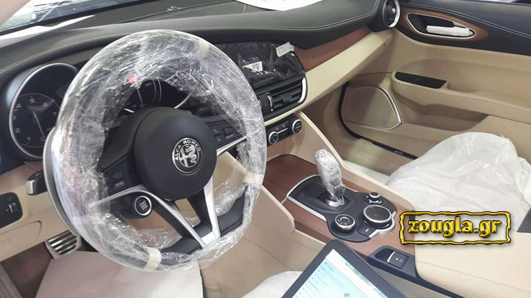 Δείτε πώς έρχεται στην Ελλάδα η Alfa Romeo Giulia Q4 Veloce…